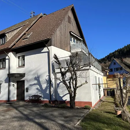 Ferienwohnung Kinzigblick - Balkon - Fuer Kinder - Mit Bettwaesche & Handtuecher Schenkenzell Exterior photo